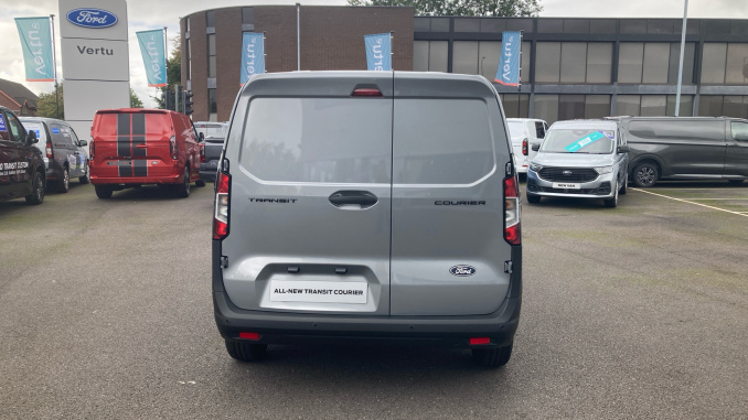 Ford Transit Courier Diesel 1.5 EcoBlue Trend Van - Image 11